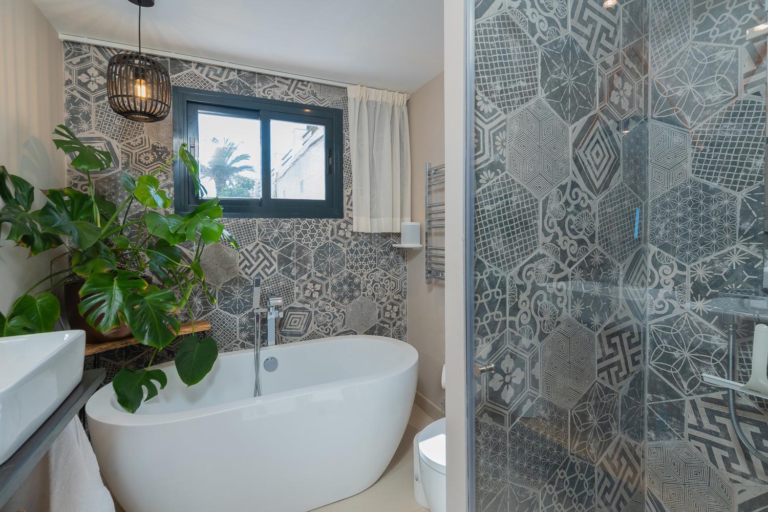 Private 250Sqm Garden Duplex, Jacuzzi, Cinema, Sea View Escape Apartamento Torremolinos Exterior foto