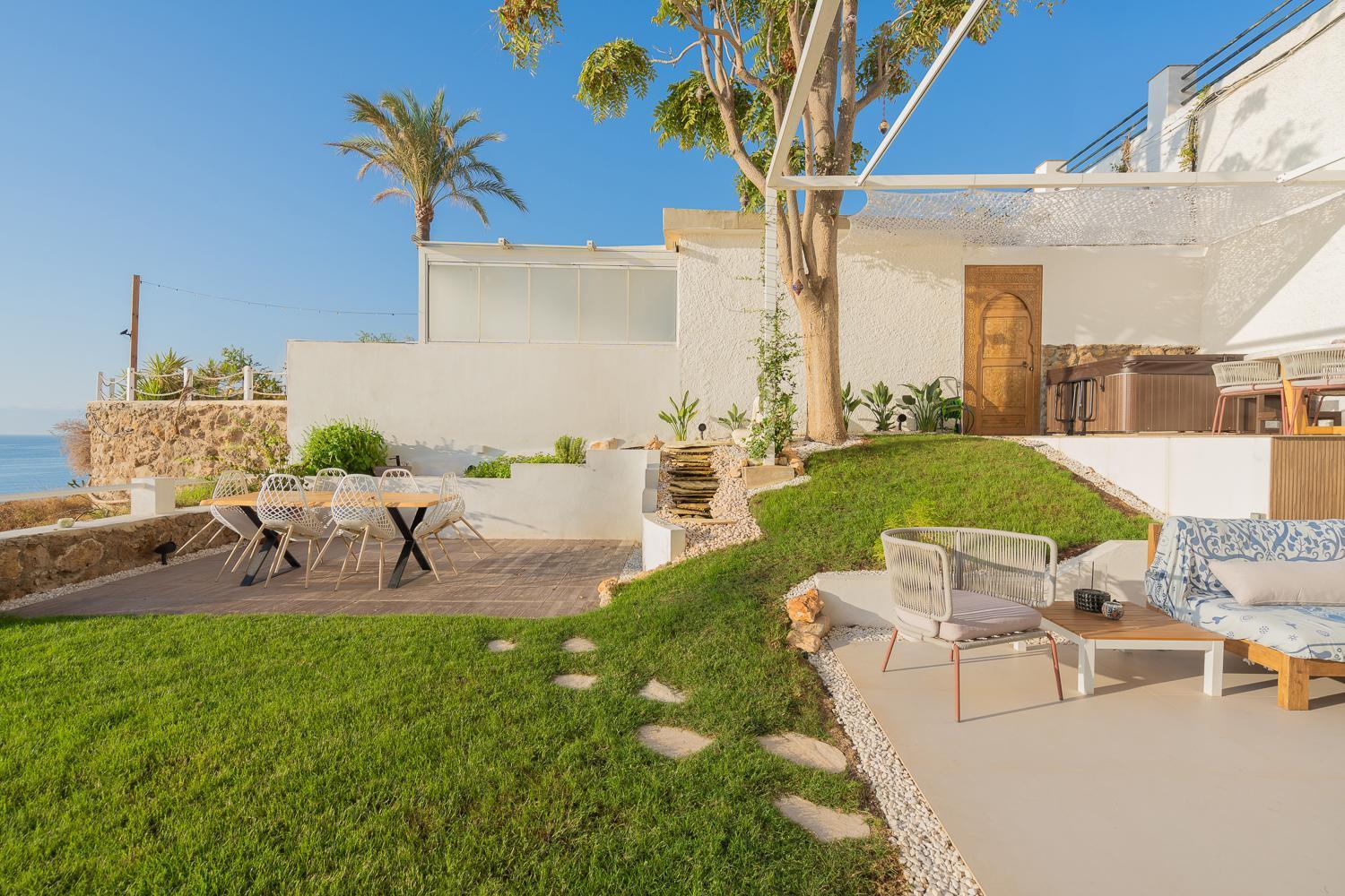 Private 250Sqm Garden Duplex, Jacuzzi, Cinema, Sea View Escape Apartamento Torremolinos Exterior foto
